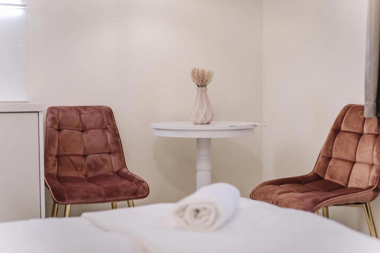 Apartmanhaz Soho Győr Exteriör bild