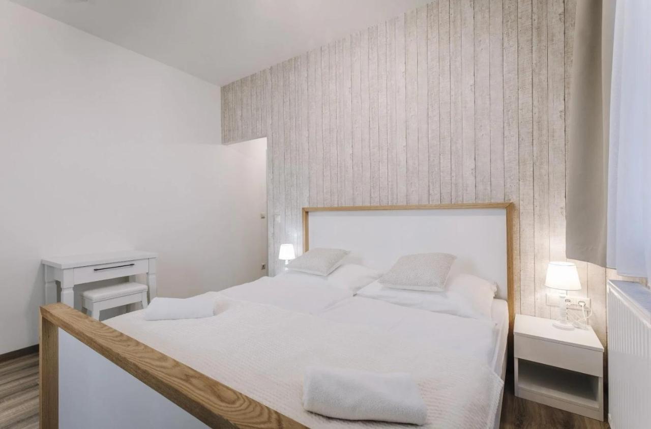 Apartmanhaz Soho Győr Exteriör bild