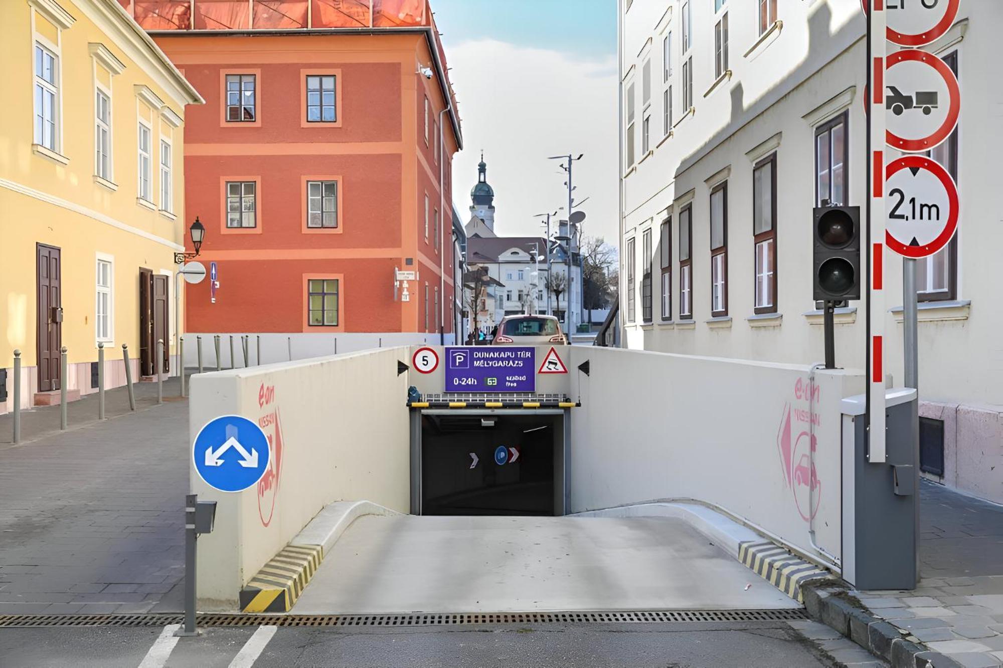 Apartmanhaz Soho Győr Exteriör bild