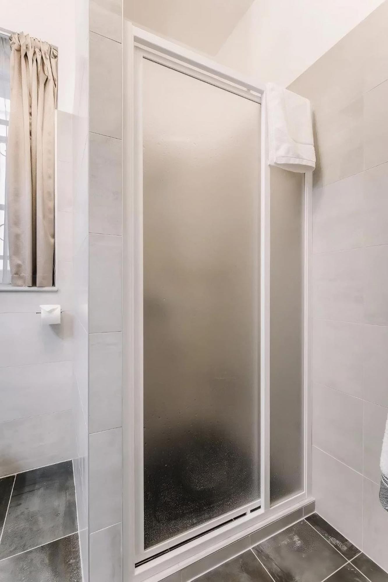 Apartmanhaz Soho Győr Exteriör bild